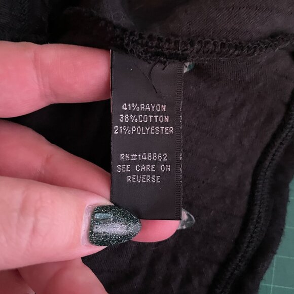 Torrid Women Plus Size 2 Black Quilted Peplum Bomber Jacket Raw Hem Knit Fitted - Picture 9 of 9